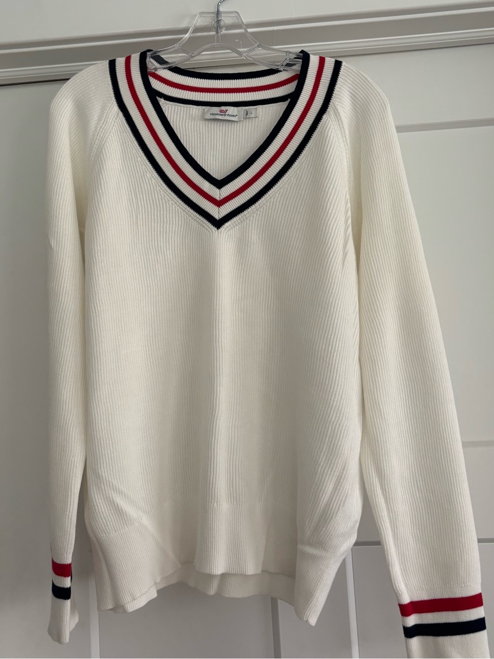 Vineyard Vines White V-Neck Sweater with Navy & Red Stripes BRAND NEW!